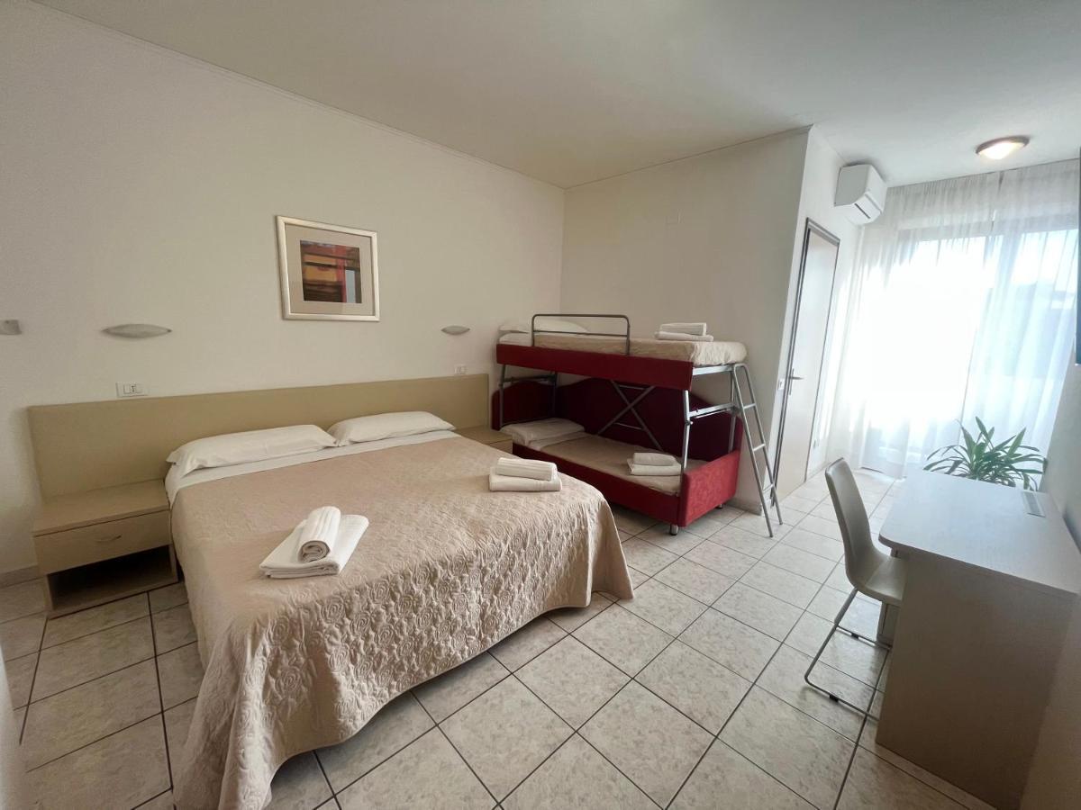Hotel Rosen Garden Milano Marittima Luaran gambar